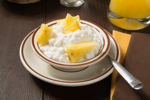 Cottage cheese and pineapple