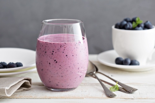 Blueberry yogurt smoothie