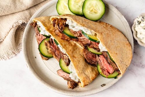 Sándwich pita griego de filete