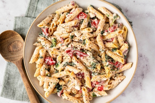 Pasta picante con feta
