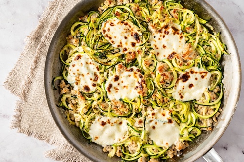 Zoodles mit Hähnchen und Käse