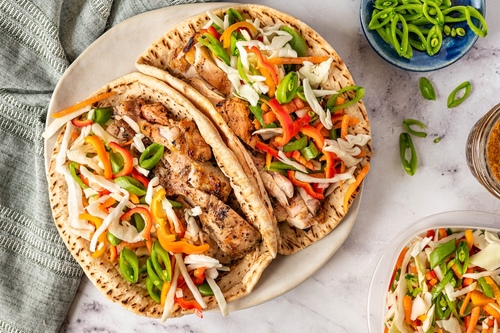 Pita de frango com gergelim e gengibre