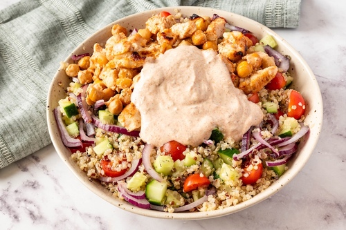 Griechische Hähnchen- und Kichererbsen-Bowls