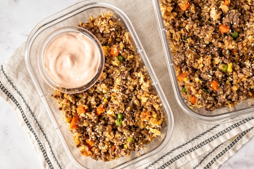 Gebratener Blumenkohlreis mit Hackfleisch