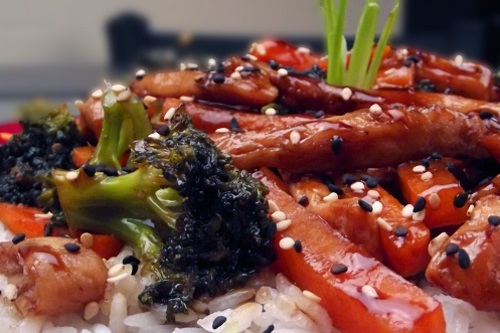 Teriyaki seitan with veggies and rice