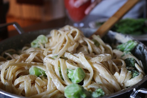 Tofu alfredo pasta with broccoli - Strongr Fastr: AI Nutrition, Workouts, and Meal Planner
